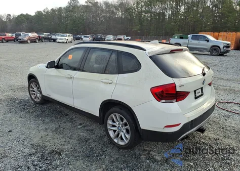 2015 BMW X1 xDrive28I z USA, uszkodzony, nr VIN WBAVL1C51FVY25628